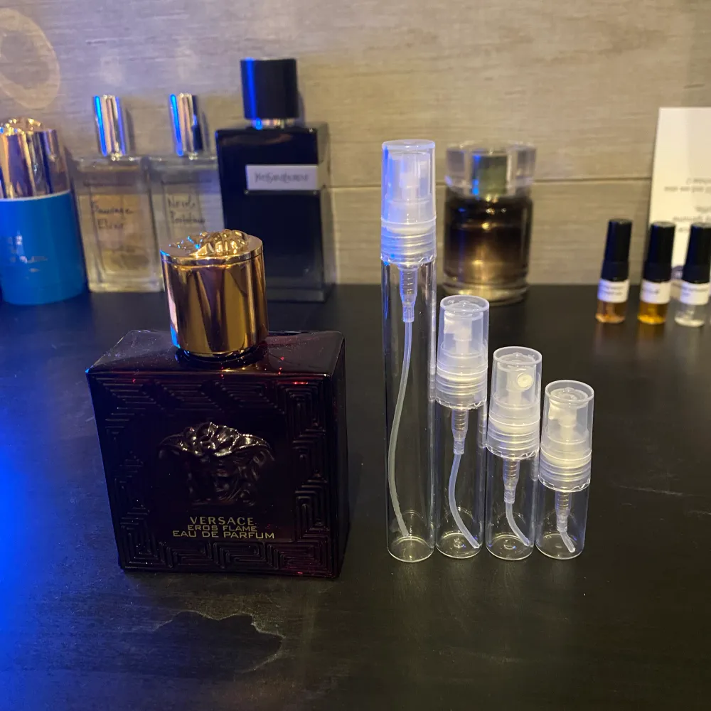 Skriv privat för priser Säljer lite av mina parfymer för att tjäna ihop så jag kan göra min collection större. Accessoarer.