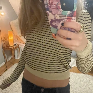 Zara topp - Såååå snugg topp! Perfekt till fest, middag eller till skolan