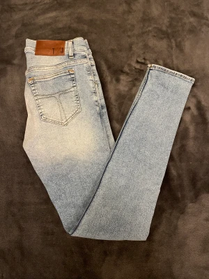 Två tiger of Sweden jeans - Två tiger of Sweden jeans i modellen Slim i bra skick.