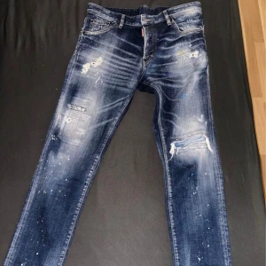 Dsquared2 jeans  - Aldrig använda endast testade på! Kvitto finns! Kan skicka bild vid intresse   Modell: Cool Guy Strl:50 Priset går att diskutera men inga skam bud