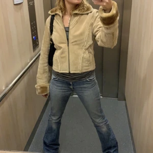 Äkta läderjacka - Superfin och varm jacka i äkta läder, perfekt nu till vintern