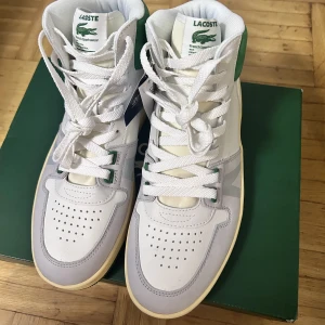 Lacoste - Hereskor - Lacoste High-top trainers - white/ green  Helt Nytt Skor