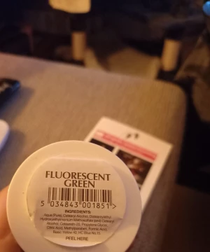 Directions fluorescent green - Oöppnad hårfärg 