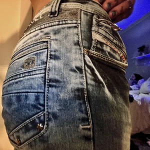 Lowwaist diesel jeans - Supersnygga jeans ifrån diesel i strl 30. Fint skick men kommer inte till användning därav säljer jag😊