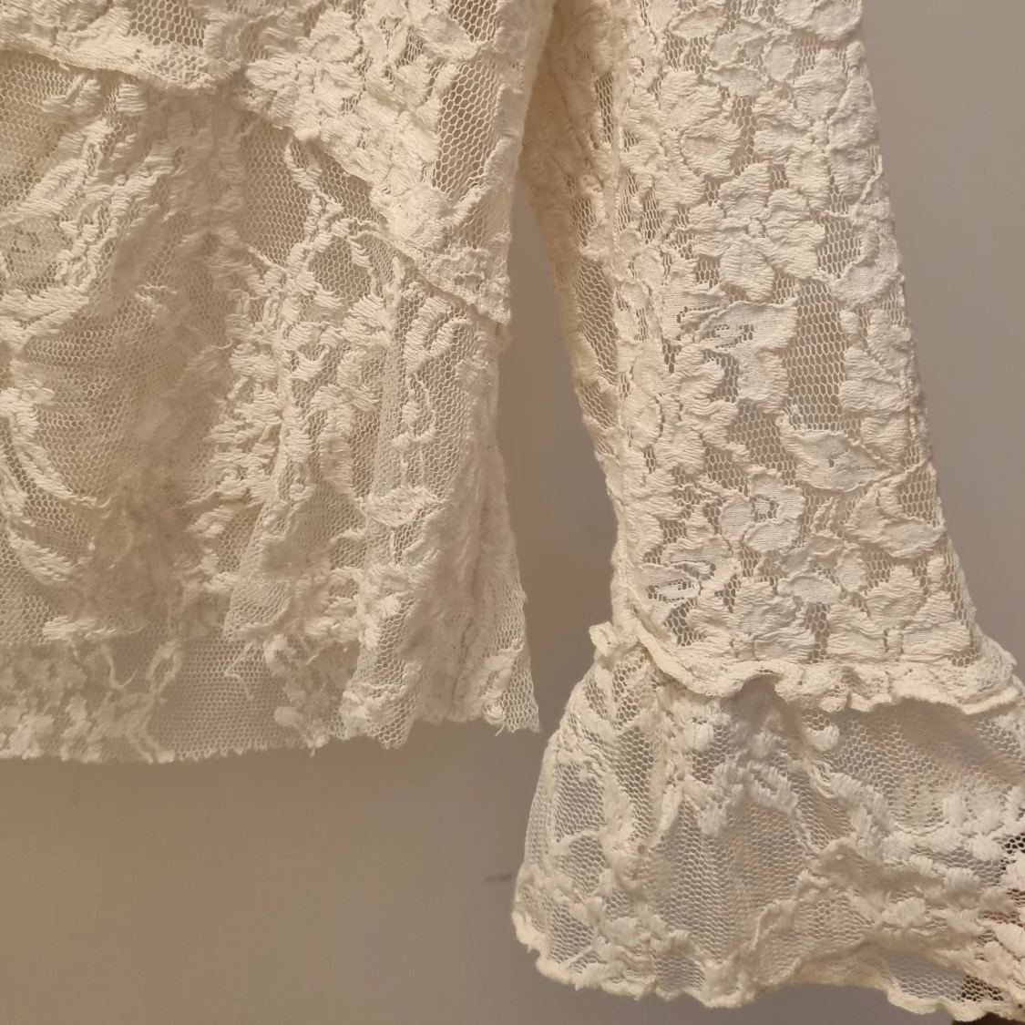 White lace top  - 90