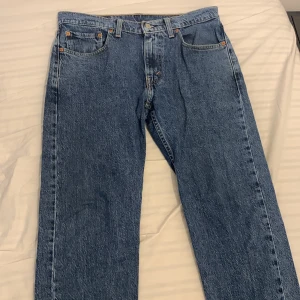 Jeans - Säljer dessa för använder aldrig.