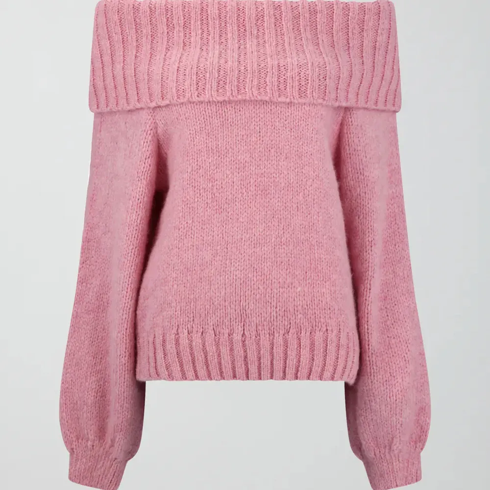 jäääättefina tröja som tyvärr ej kommit till användning🩷 köpt på gina tricot för 399kr!🩷 använd endast en gång! ❌inte mina bilder❌ lite mera rosa i verkligheten . Tröjor & Koftor.