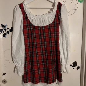 Rutig klänning - ❤️