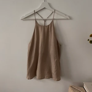 NY beige linne Zara - Lapp kvar :)