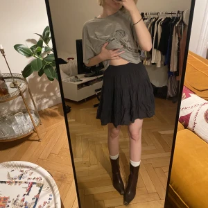 Kjol med detaljer  - Super söt luftig kjol med spetsdetaljer 😇