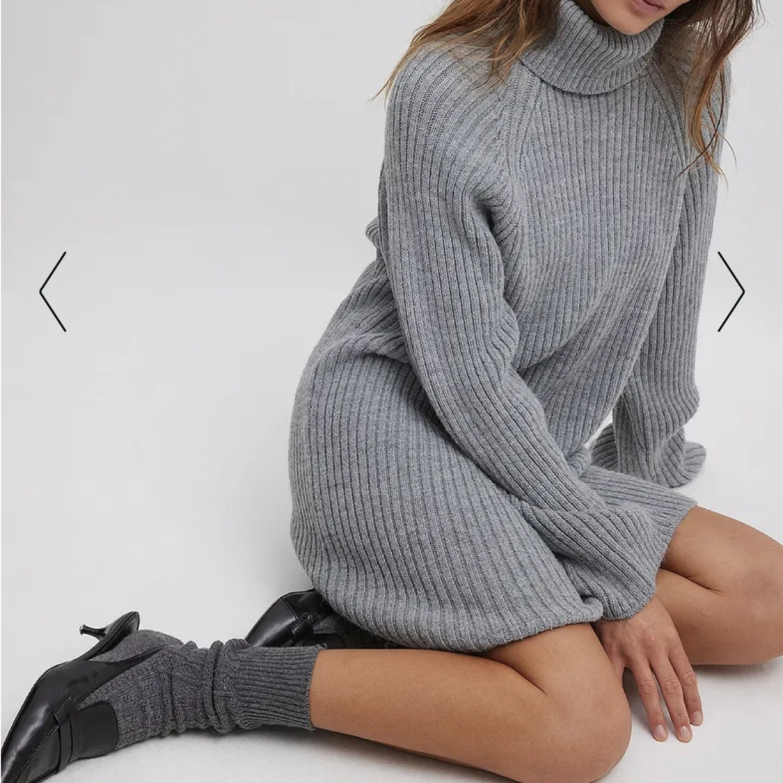 Grå stickad klänning - 90