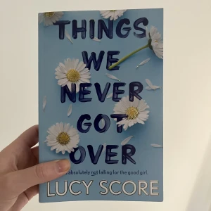 Bok: things we never got over - Endast läst en gång, mycket fint skick. 