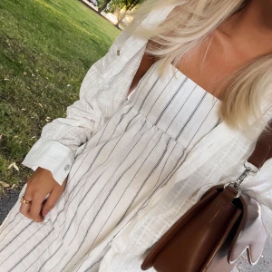 Klänning - Säljer denna mini klänning ifrån zara 