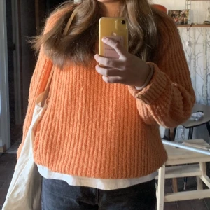 Stickad tröja - Stickad tröja från Lindex 🧡 Stolek M