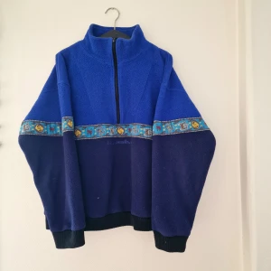 Polartec quicksilver vintage fleece 80s - Vintage Quicksilver fleece från 80s. Magficka med öppning åt båda håll. Supermjuk och tjockt tyg