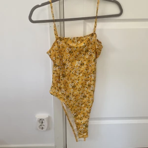 Bodysuit  - Jätte fin och somrig bodysuit