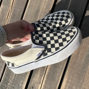 Vans - Knappt använda, strl 38