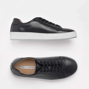Tiger of Sweden sneakers - Snygga sneakers från Tiger of Sweden i äkta läder. Nypris 2300kr. 