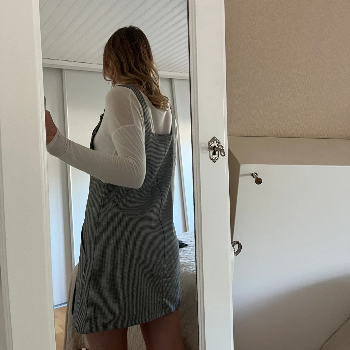 Hängselklänning med tillhörande tröja - 91