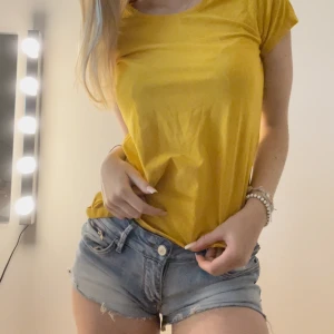 T shitt - Säljer denna t-shirt då den inte kommer till användning 