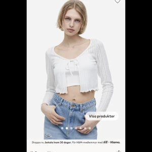 Stickad kofta - Stickad fofta från H&M i storlek xs. Endast använd vid ett tillfälle☺️