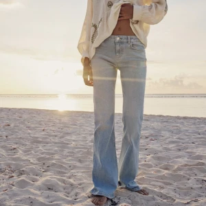 Zara jeans - Det är bara att skriva vid funderingar och frågor! Använt endast en gång, väldigt bra skick