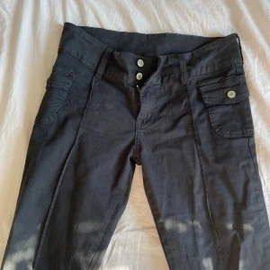 Brandy Melville Agatha pant  -  Agatha flared pants från brandy Melville, endast använda 1 gång <3