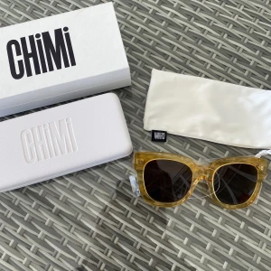 Chimis - Säljer mina helt oanvända chimis 008 i färgen mango då dem inte passade mig! Originalförpackning medföljer. Säljer då jag inte kan skicka tillbaka, färgen går inte att få tag på längre. Köparen står för frakten 🥰💞priset går att diskutera 