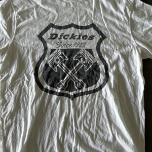 Dickies tshirt - Dickies T-shirt storlek L