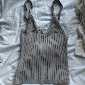Topp - En så fin stickad topp från hm. Använd 1 gång💘