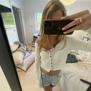 Kofta  - Så fin tröja säljer då den inte kommer till användning längre❤️❤️