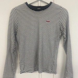 Levis tröja - Fint skick