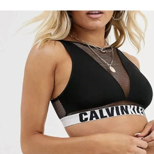 Bikiniöverdel  - Bikiniöverdel från Calvin Klein!🩵