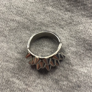 Edblad ring  - Tyvärr lite sönder för en tagg har lossnat💗 kan diskuteras priser vid snabbt köp 