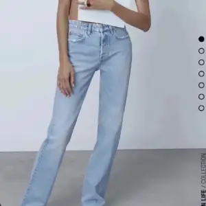 Säljer dessa jeans pga kommer ej till användning💗änvända 2-3 gånger 