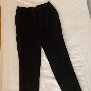 High quality work/semi formal pants that can be worn in warm weather 