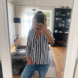 Randig blus - Hör av er om ni har frågor eller är intresserade💗💗💗