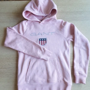 Gant Hoodie - Snygg Gant hoodie i fint skick. Storlek 146/152