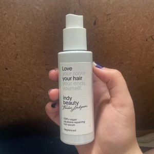 Hårserum från indy beauty - Ger en otrolig återfuktning och glow i hårlängderna❤️