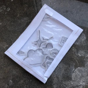 Klistermärken  - Hemmagjorda klistermärken. Gråa och lätta att placera på papper eller liknande.✨