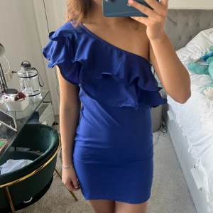 Blå klänning!  - Jätte snygg blå klänning!