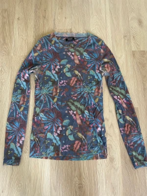 Blus - Använd få gånger Fint för sommaren, tyget andas