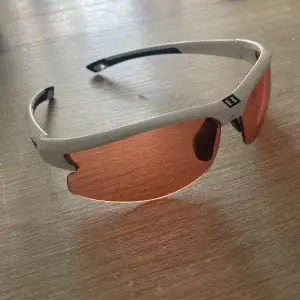 Solglasögon för löpning eller cykling 