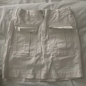 Kjol - En vit jeanskjol💕