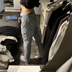Mom jeans - Fina blå jeans stl w30 😀använd gärna köp nu