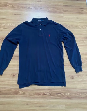 Ralph lauren tröja  - En Ralph lauren tröja i riktigt bra skick till billigt pris, skriv gärna för frågor 