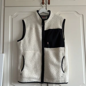 Vest - Varg vest bra sick köptes för 1 månad sen ny pris 1999kr