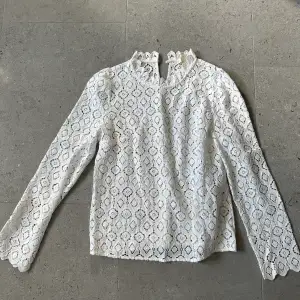 Embroidery blouse from Sezane Color white  Size FR 36 EU 34