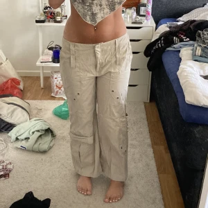 Cargopants - Köpta secondhand men aldrig använda. Lowwaist. 