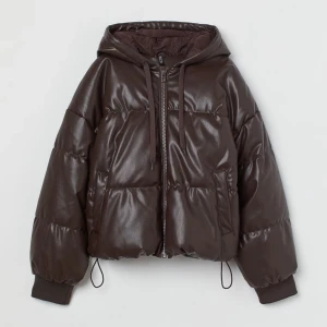 Puffer Jacka - Säljer min h&m boxy puffer jacka för halva priset. 